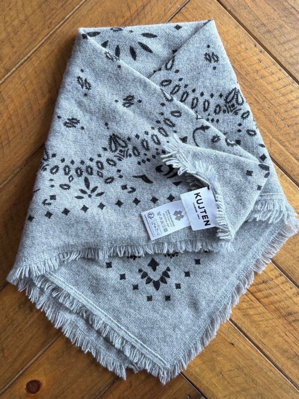 KUJTEN CASHMERE SMALL BANDANA SCARF IN MARL GRAY - Picture 5 of 7